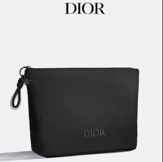 (Category: ) located in . Submitted by buysellcloset (Listing ID 1447953881, Image 1). Description: .