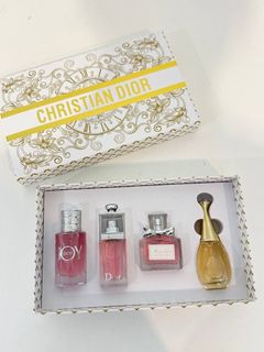 (Category: ) located in . Submitted by fragranceParfumdealer (Listing ID 1448001180, Image 1). Description: .