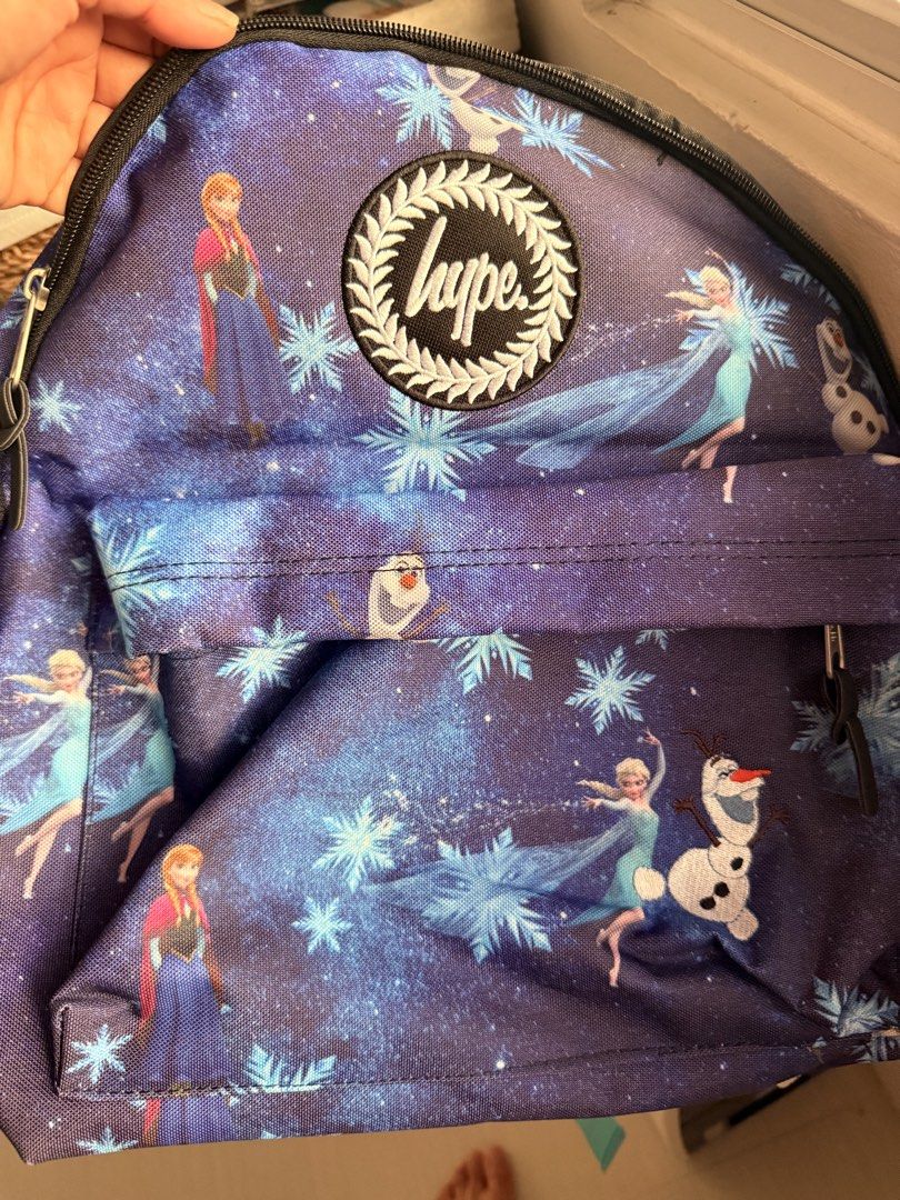 Disney bag (Category: Shoulder Bags) located in Lipa City. Submitted by fixstyle (Listing ID 1448010002, Image 1). Description: Disnet new bag.