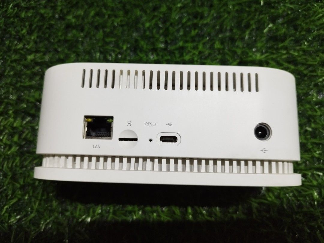 DITO 5G MODEM (Category: Networking) located in Mandaluyong City. Submitted by ffordmanlapaz (Listing ID 1448006843, Image 3). Description: selling second hand DITO 5G DITO LOCKED Model#: SRT838C 2pcs available, (yung isa walang box 900 ) Comes with: modem power adaptor box manual. meet up or pick up: Mandaluyong .