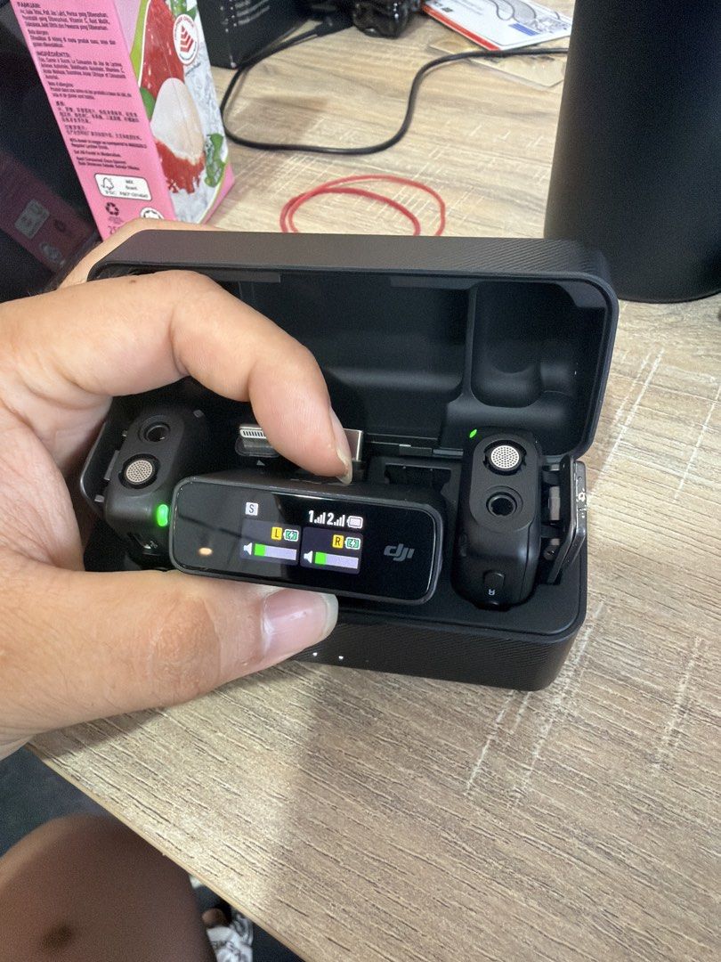 DJI Mic Wireless Microphone System with Charging Case