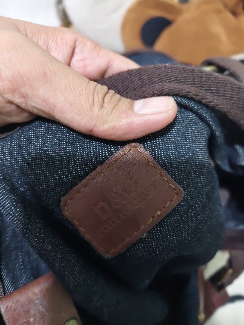 DPLCE AND GABBANA (Category: Luxury Bags & Wallets) located in Davao. Submitted by daneyvintage (Listing ID 1448074611, Image 3). Description: .