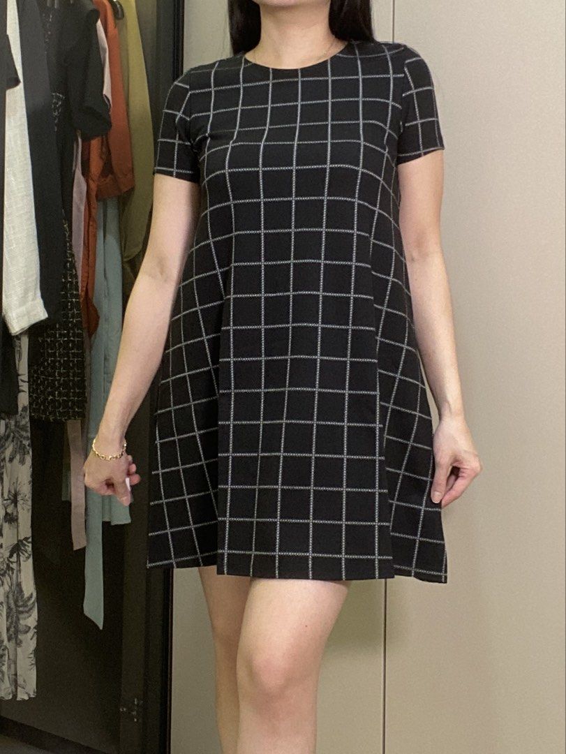 Dress kotak melar (Kategori: Gaun & Rok) berada di Jakarta Pusat. Dikirim oleh nojayspreloved (ID iklan 1448030685, Gambar 1). Deskripsi: LD 86-90cm Pjg dress 80cm.