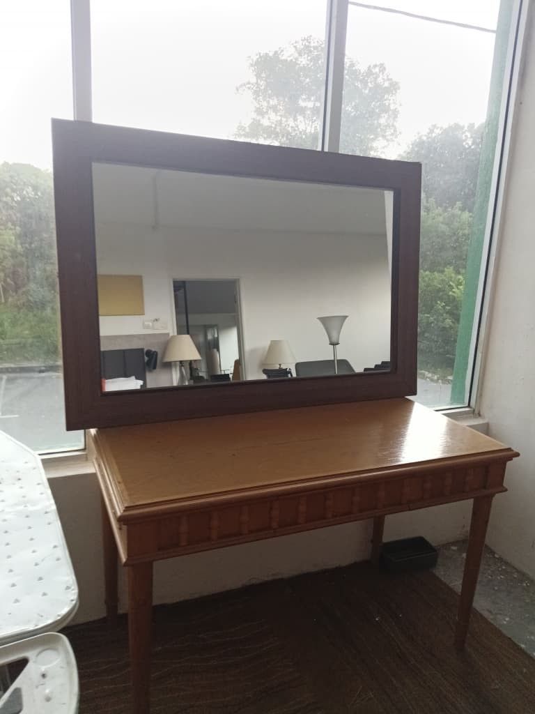Dressing table set (Category: Shelves, Cabinets & Racks) located in Kuala Lumpur. Submitted by gudang.perabot.hotel (Listing ID 1447896937, Image 1). Description: satu set meja tulis Dan meja solek hotel. set termasuk meja,cermin Dan kerusi. rm450 self collect atau htr guna lalamove gudang Perabot hotel saujana rawang 0107871284.