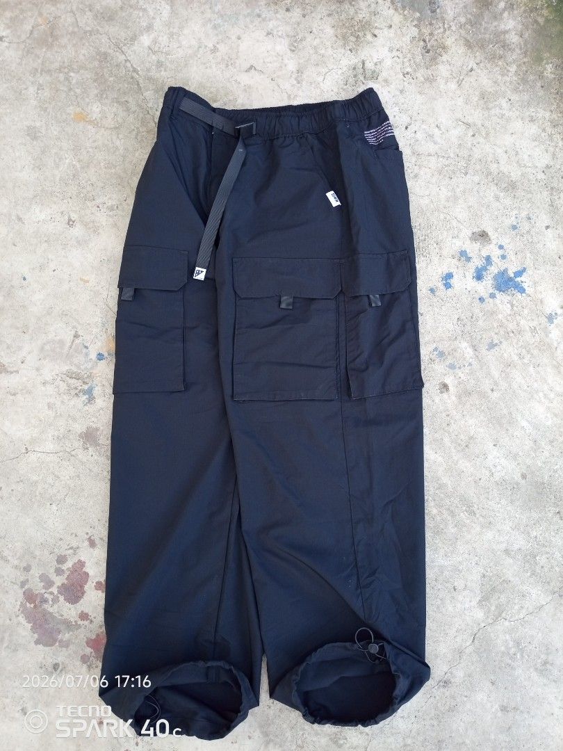 EDWIN Black Cargo Pants with Belt (Category: Jeans) located in Bislig. Submitted by micoy22 (Listing ID 1448020544, Image 3). Description: FOR SALE #PTPAdminSalamat 850+SF EDWIN FUNCTION SPORT CARGO BALLON TREK PANTS MADE IN TOKYO JAPAN SIZE MEDIUM ON TAG WAISTLINE 32-34 LENGTH 41 RISE 15 INSEAM 28 THIGT 14 KNEE 12.5 HEM 10 EXCELLENT CONDITION GOOD AS NEW COLOR RATE 10/10 UNLI VOUCH BISLIG CITY SDS .