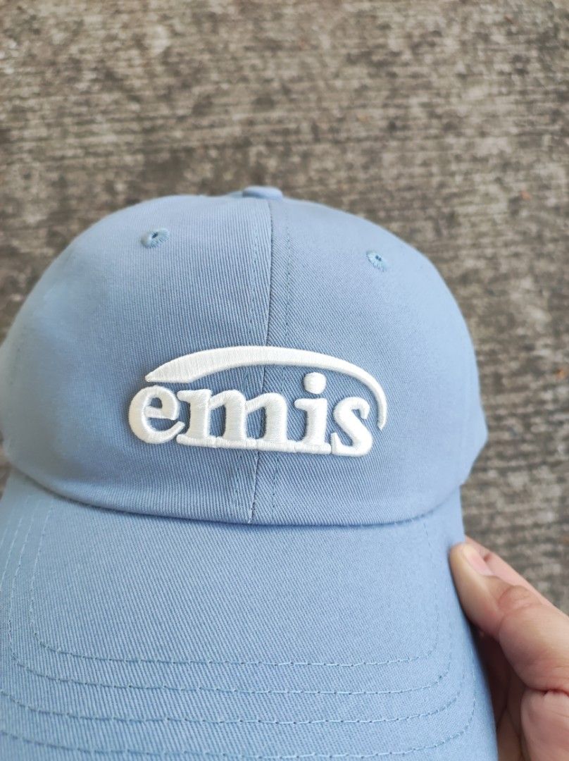 EMIS (Category: Caps & Hats) located in Manila. Submitted by mavixcollection (Listing ID 1447936711, Image 3). Description: AVAILABLE ❗️Brand New Item : EMIS with minimal stain(washable ) with hang tags SALE Price❗️ : ₱1,200 add 100 for shipping and handling via J&T Before : ₱1,699❌ Size: OSFA / Adjustable Bnew - never worn Swipe for more details➡️ Color may vary due to lighting 💡 Camera 📸: Android NO COD ❎ Payment : Gotyme & Gcash 💳 No refund