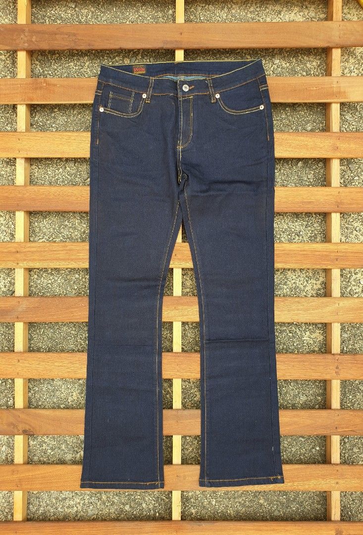 Evisu Dark Wash Jeans with Pink Seagull Logo (Category: Jeans) located in Ketereh. Submitted by muhdfahmie138 (Listing ID 1448055953, Image 1). Description: Pinggang 30 Condition new Navy blue colors .