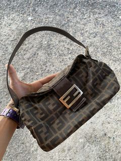 (Category: ) located in . Submitted by authentic_bag96 (Listing ID 1447924781, Image 1). Description: .