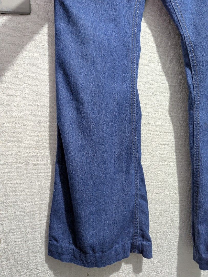 Flare Denim Pants / Jeans (Category: Jeans) located in Pasig City. Submitted by igustnik (Listing ID 1447884779, Image 3). Description: RFS: DECLUTTERING SIZE 28 ON TAG STRETCHY KAYA FIT 28 HANGGANG 30.