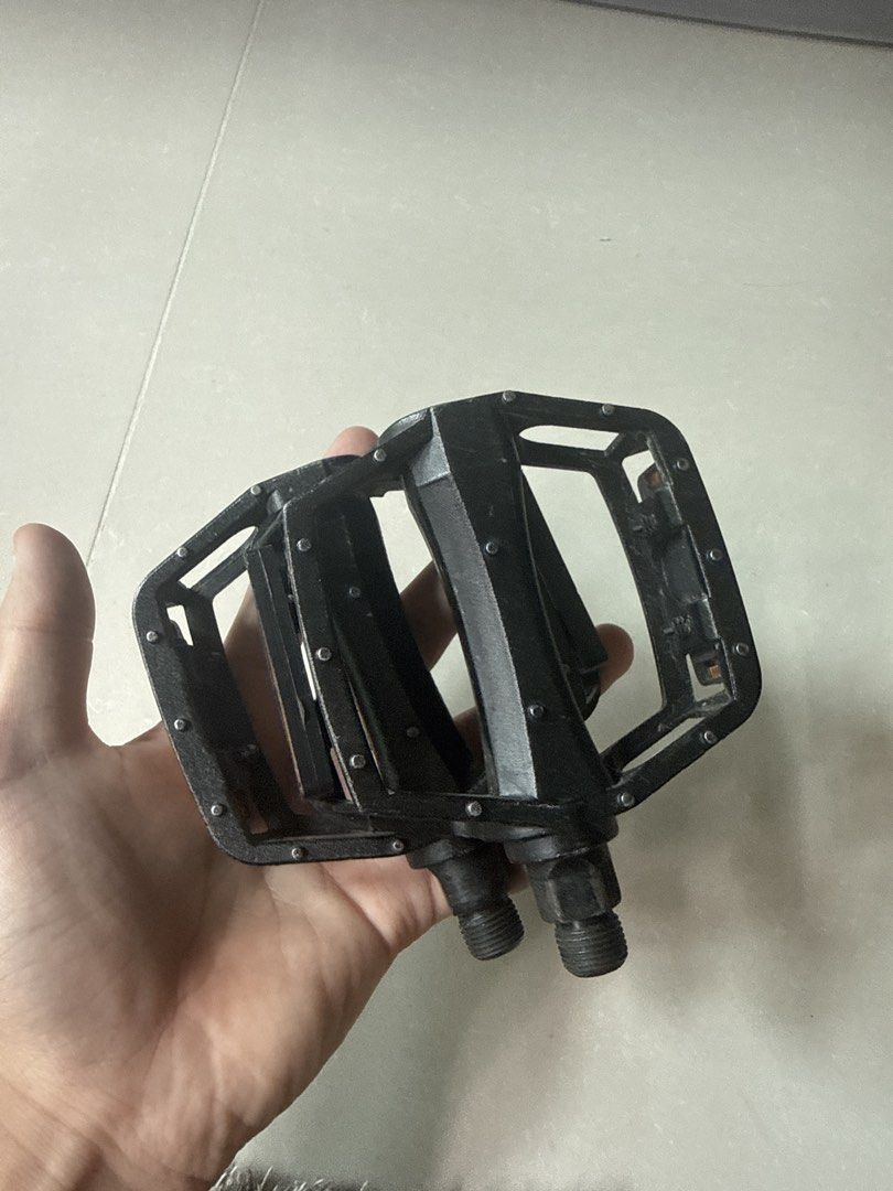 Flat pedals. (Category: Parts & Accessories) located in Singapore. Submitted by ethanlampah367 (Listing ID 1447921023, Image 3). Description: WTS Flat pedals. Threading is still okay, in good conditions. LF 15 firm..
