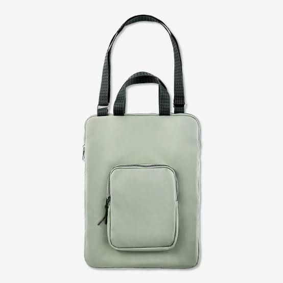 Flying Tiger Laptop Sleeve (Category: Laptop Bags & Sleeves) located in Quezon City. Submitted by mariaelaine_ (Listing ID 1447919898, Image 1). Description: Laptop Sleeve 15-inch Dimensions: 28 x 38.5 x 2 cm Color: Serene Green Material: Polyester No issues or flaws.