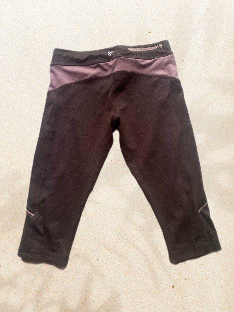 Forever 21 Active High-Waist Capri Leggings (Category: Activewear) located in Paranaque City. Submitted by hershop.sbt (Listing ID 1447887987, Image 3). Description: * High-rise elastic waistband for a secure, flattering fit * Capri length (below the knee) * Stretchy, breathable performance fabric * Moisture-wicking and quick-drying material * Contrasting side panel design for a sporty style * Reflective accents near the calves * Hidden zip pocke