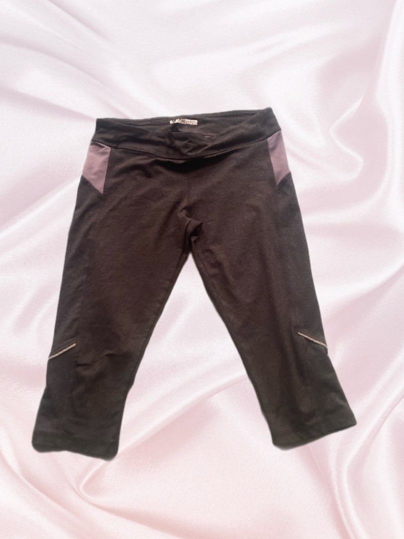 Forever 21 Active High-Waist Capri Leggings (Category: Activewear) located in Paranaque City. Submitted by hershop.sbt (Listing ID 1447887987, Image 2). Description: * High-rise elastic waistband for a secure, flattering fit * Capri length (below the knee) * Stretchy, breathable performance fabric * Moisture-wicking and quick-drying material * Contrasting side panel design for a sporty style * Reflective accents near the calves * Hidden zip pocke