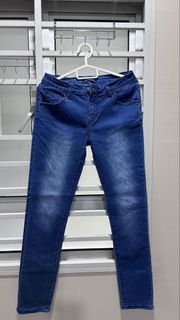 (Category: ) located in . Submitted by heningcloset (Listing ID 1447927399, Image 1). Description: .