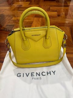 (Category: ) located in . Submitted by bianxcloset (Listing ID 1447921044, Image 1). Description: .