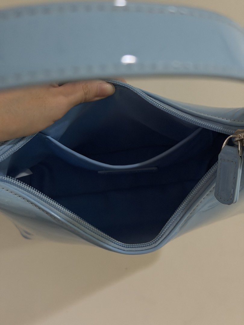 GLYNIT Powder Blue Molly Bag (Category: Shoulder Bags) located in Makati City. Submitted by themindyl (Listing ID 1448016383, Image 3). Description: Retail price is Euro 76.