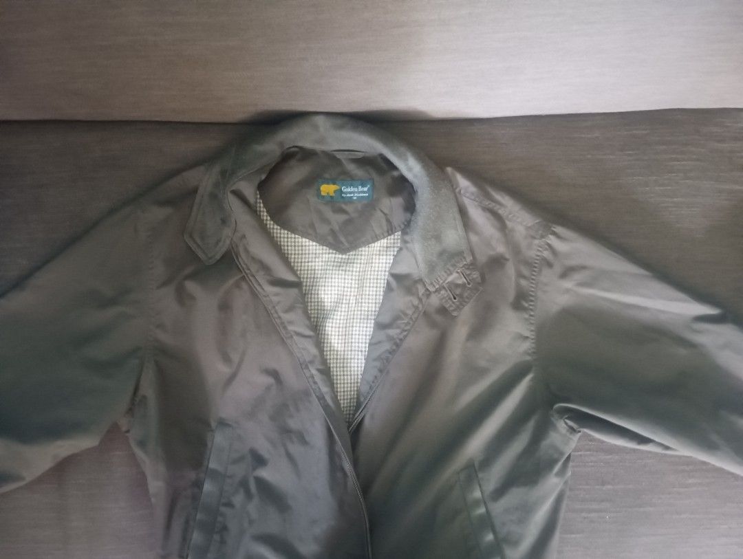 Golden Bear by Jack Nicklaus Jacket (Category: Coats, Jackets and Outerwear) located in Cavite. Submitted by o.d2002 (Listing ID 1447946609, Image 3). Description: -Olive green bomber jacket by Golden Bear -Classic style with a comfortable collar -Features a stylish checkered lining inside -Thick perfect to for cooler season, pag magmomotor ka.. Only used once. no issue. Loc. Alabang, Muntinlupa.