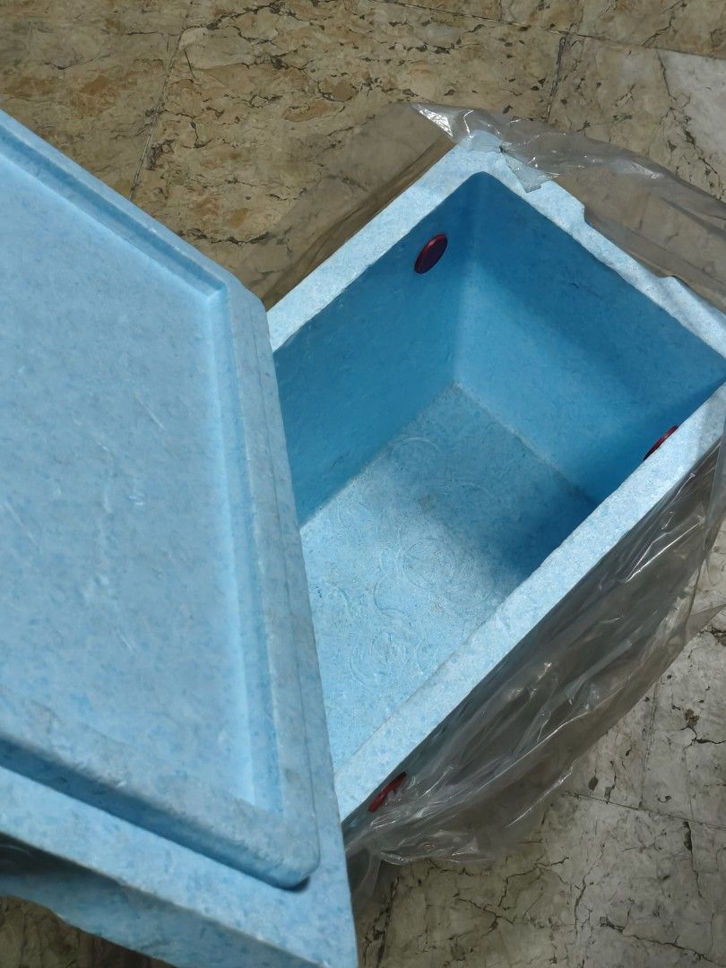 Green Ice Chest Styrofoam Cooler Box (Category: Storage Boxes & Baskets) located in Quezon City. Submitted by giveitalife (Listing ID 1447905970, Image 2). Description: - Lightweight styrofoam ice chest - Keeps drinks and food cold - Snug-fitting lid - Ideal for picnics, camping, and parties.