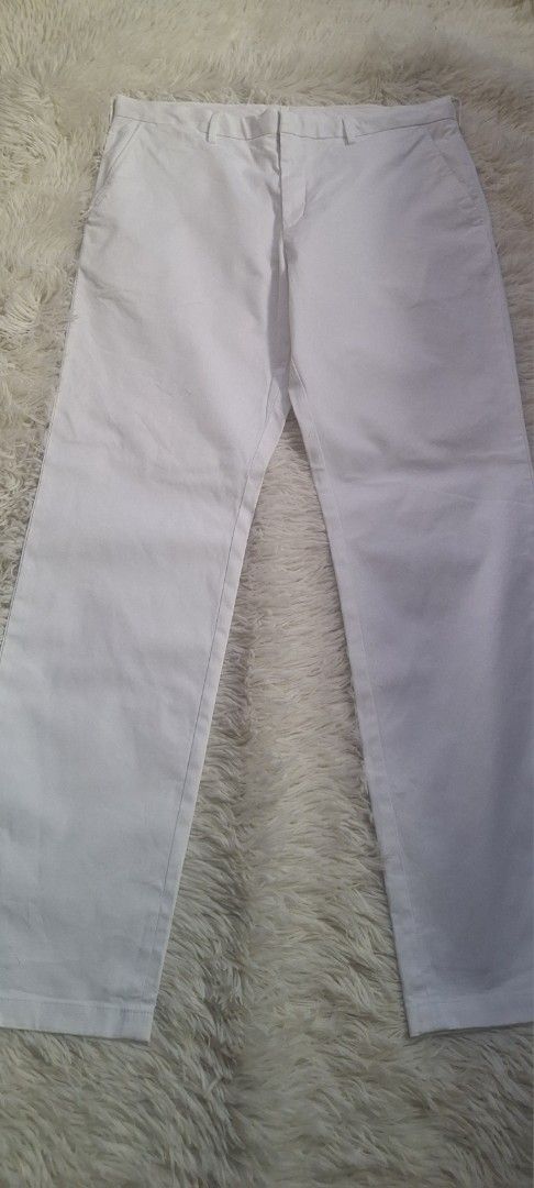 GU Chino Straight Pants for Men (Category: Chinos) located in Quezon City. Submitted by maxxxsky (Listing ID 1447948120, Image 2). Description: 88 cm on tag w 34-35 l 41.5.