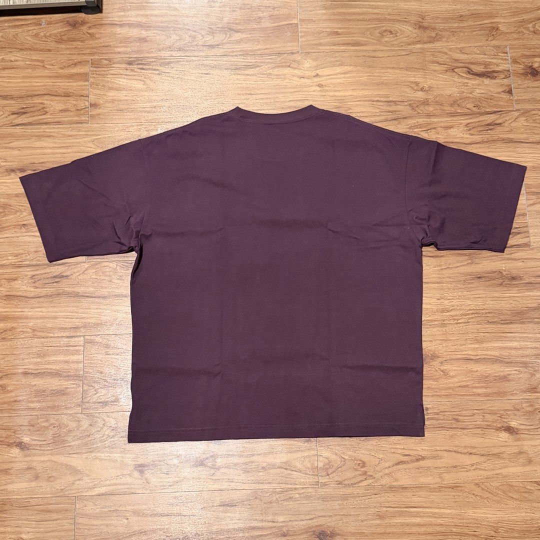 GU Oversized Pocket T-shirt (Category: Tshirts & Polo Shirts ) located in Porac. Submitted by Mucakes (Listing ID 1447994254, Image 2). Description: - Never used it Rfs: Too big for me Refer to the last photo for the sizing guide (Note that this is size large) Please note that the color may vary slightly due to room lighting. However, the item’s actual color is in excellent condition. (Ask me more photos if interested).