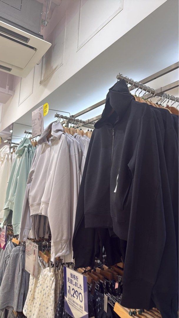GU pull zip jacket (Category: Coats, Jackets and Outerwear) located in Butuan. Submitted by graceeeee88 (Listing ID 1447955000, Image 2). Description: Brandnew with tags Rfs: wrong size.