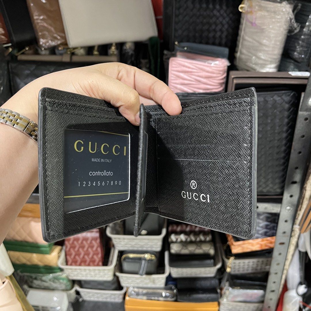 gucci mens wallet blk brown (Category: Wallets & Card holders) located in Manila. Submitted by lizzy.cloud (Listing ID 1448004523, Image 3). Description: .