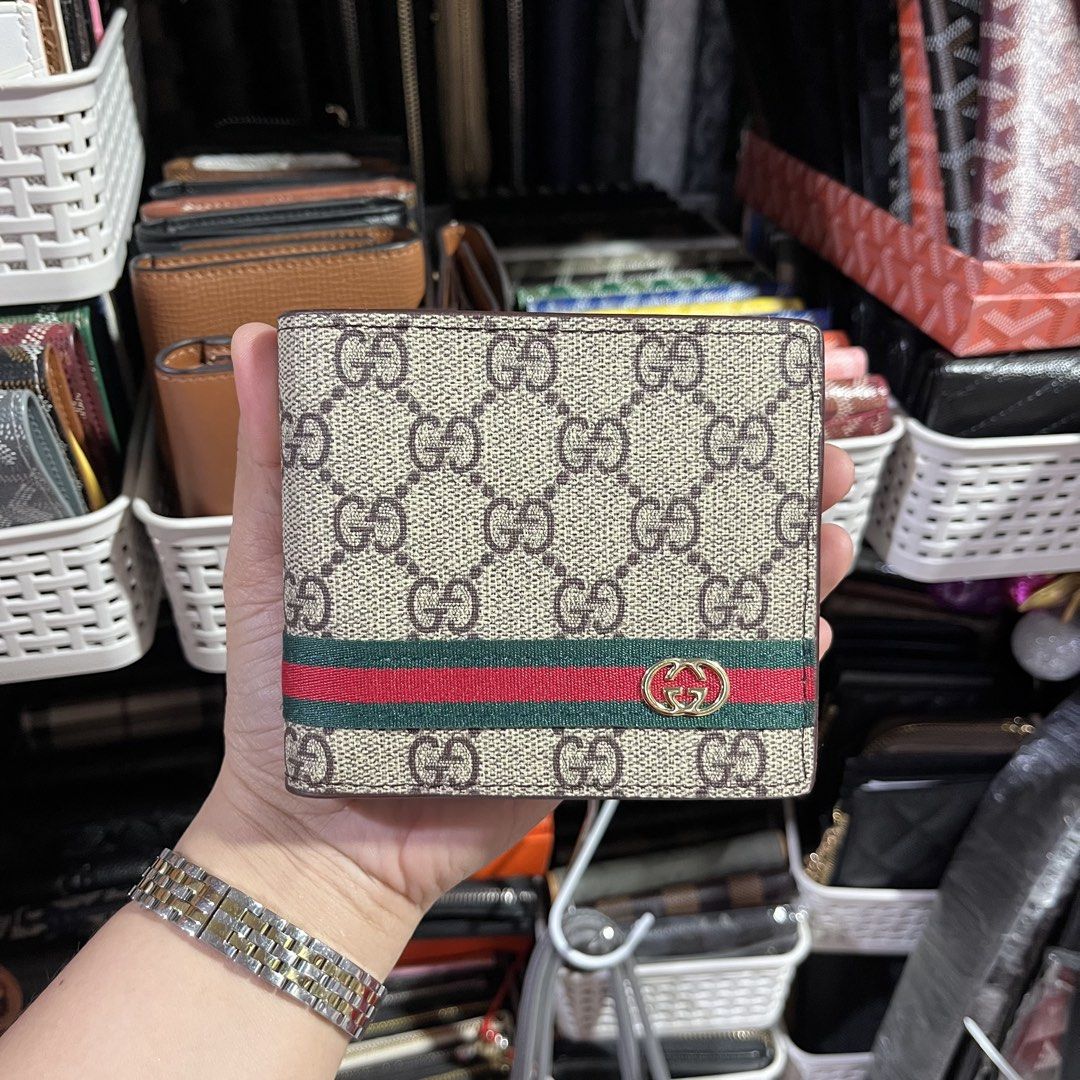 gucci mens wallet brown (Category: Wallets & Card holders) located in Manila. Submitted by lizzy.cloud (Listing ID 1447997195, Image 1). Description: .