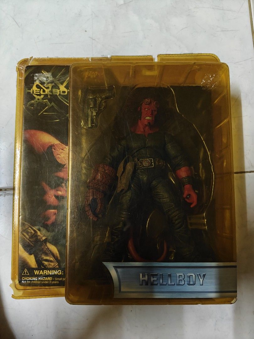 Hell boy 2004 (Category: Toys & Games) located in Kuantan. Submitted by ayietck1267812 (Listing ID 1447936601, Image 1). Description: hell boy.