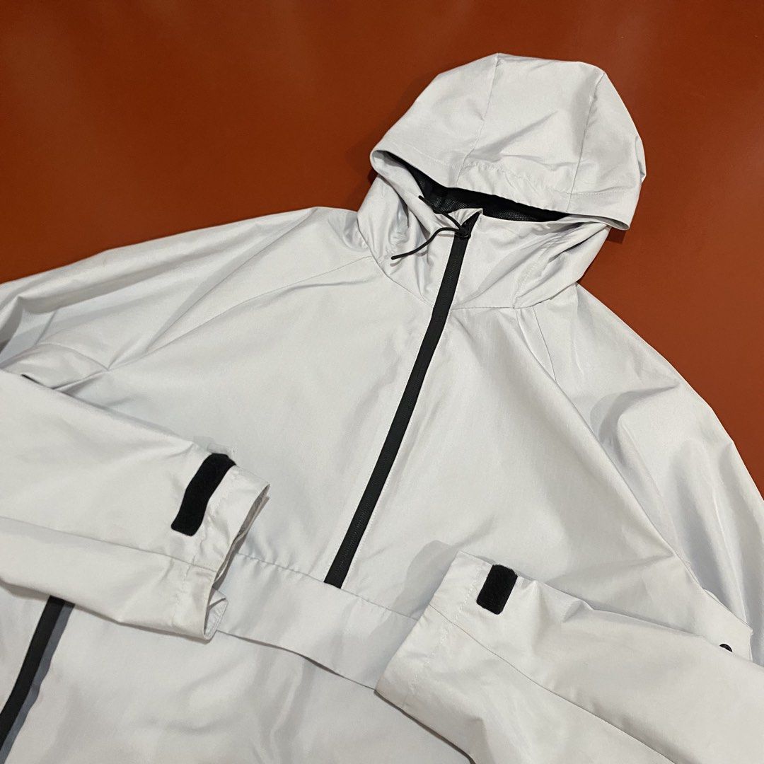 H&M SPORTS ANORAK JACKET (Category: Coats, Jackets and Outerwear) located in Pasig City. Submitted by buzzthrifty (Listing ID 1448038078, Image 2). Description: SIZE XL-XXL 25x28 EXCELLENT TO NEW CONDITION .