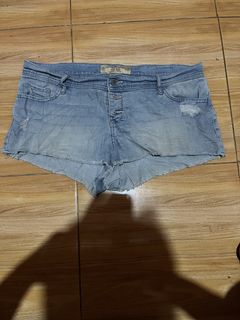 (Category: ) located in . Submitted by sadthrift (Listing ID 1447902068, Image 1). Description: .