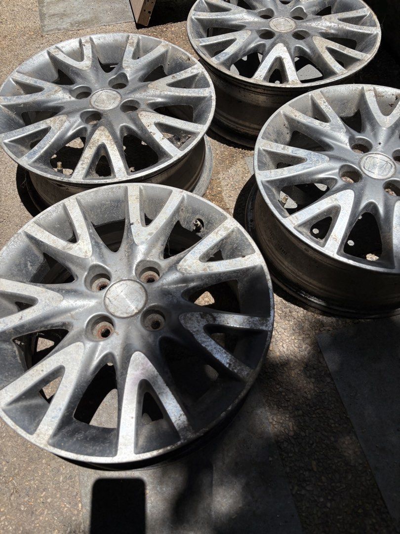 Honda Rim (Category: Mags and Tires) located in Muntinlupa City. Submitted by koi_143 (Listing ID 1447913391, Image 3). Description: 4 pcs of Honda Rim size 15 4 holes .