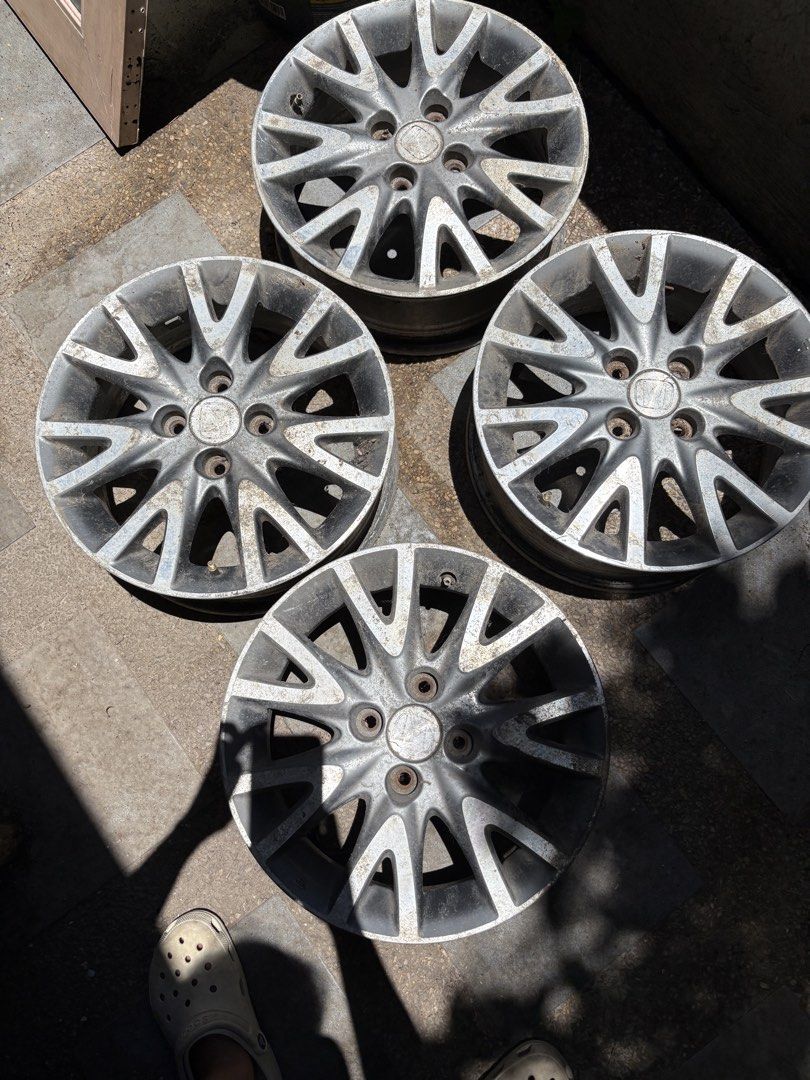 Honda Rim (Category: Mags and Tires) located in Muntinlupa City. Submitted by koi_143 (Listing ID 1447913391, Image 1). Description: 4 pcs of Honda Rim size 15 4 holes .