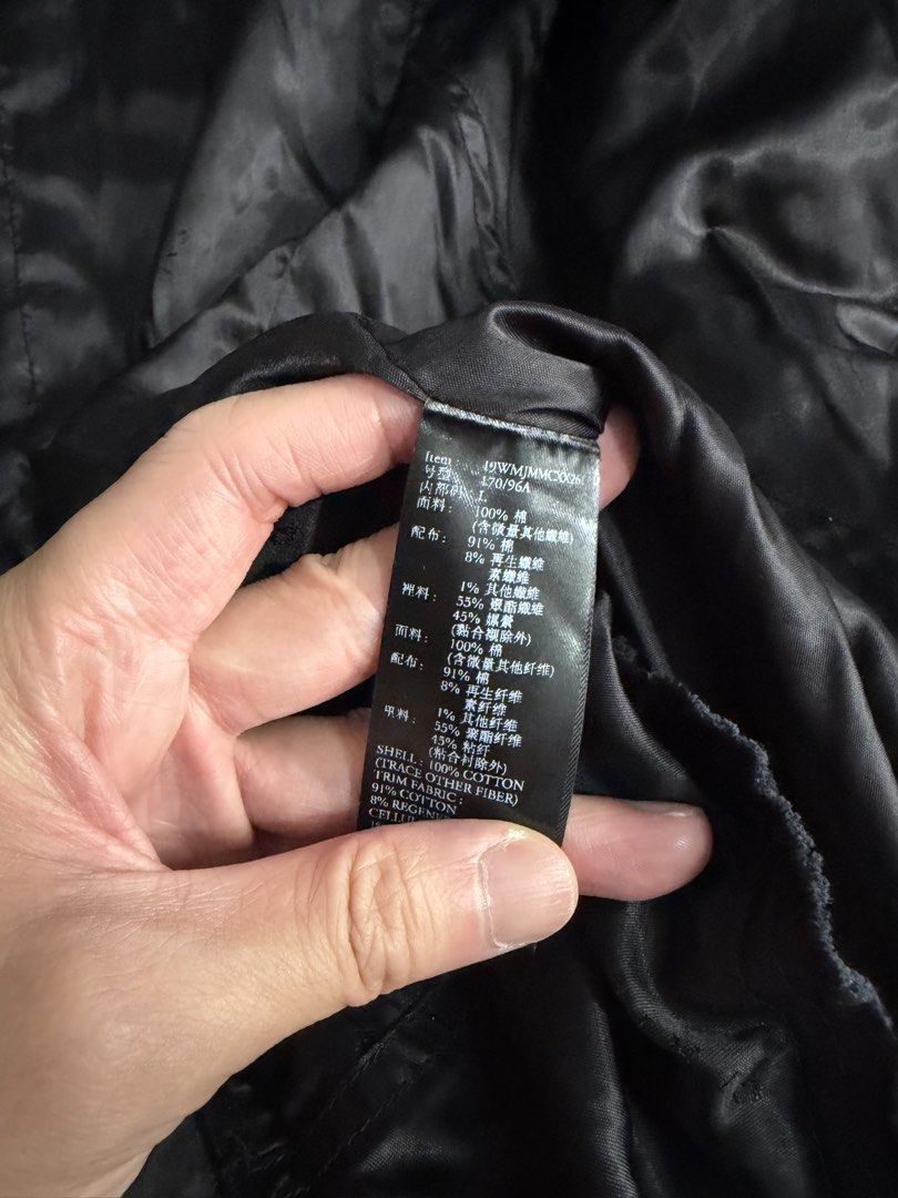 Initial （分類：外套及戶外衣服）位於 Hong Kong。 由 oldshop2 提交（商品編號 1447962930，圖片 3）。簡介： 100% real 98% New。