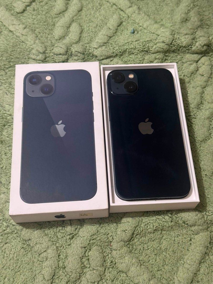 iPhone 13 128gb Graphite (Category: iPhone 13 Series) located in Manila. Submitted by deadboy1999 (Listing ID 1447884862, Image 1). Description: iPhone 13 128gb from Power Mac No issue smooth Unit Cord Orig Box.