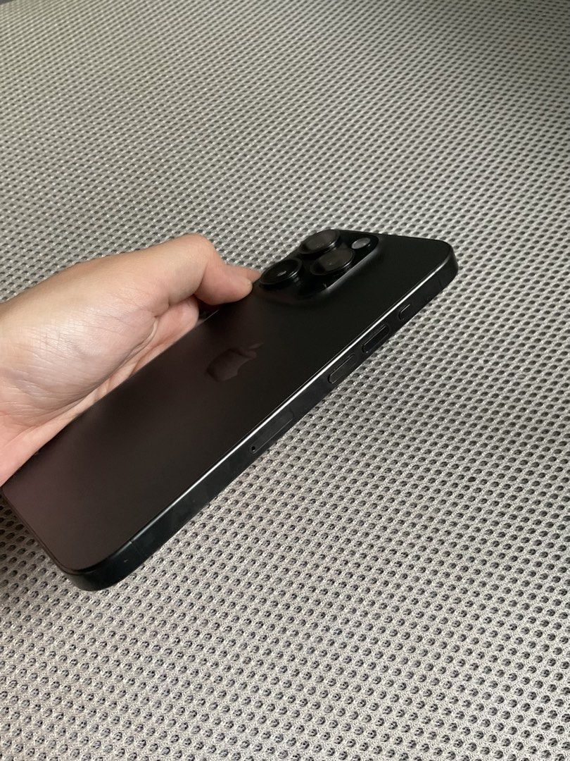 iPhone 15 Pro 128GB (Category: iPhone 15 Series) located in Bulacan. Submitted by edgggg_ (Listing ID 1448066490, Image 3). Description: iPhone 15 Pro 128GB 82BH NO ISSUE COLOR BLACK WITH BOX AND CASES FU ZP/A OR SWAP SA IPHONE 17 AIR + CASH.