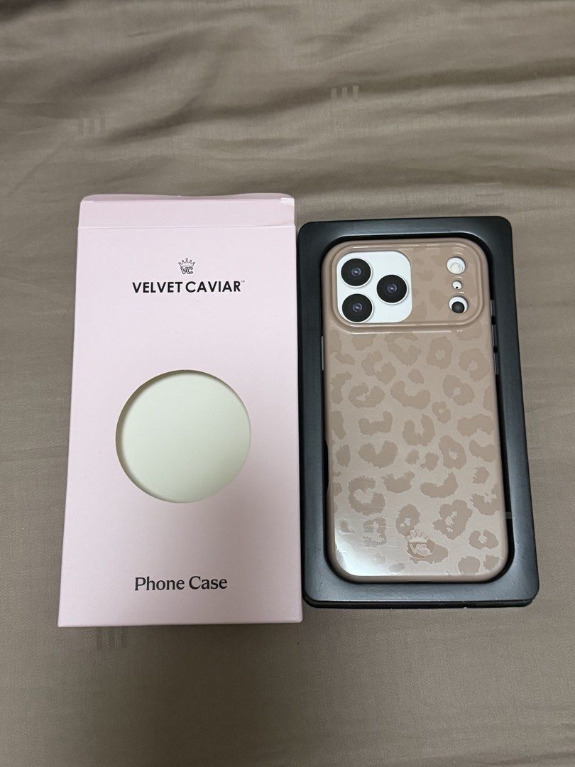 iPhone case (Category: Cases & Sleeves) located in Singapore. Submitted by iamjonasss (Listing ID 1447932321, Image 1). Description: iPhone 17 Pro Max.