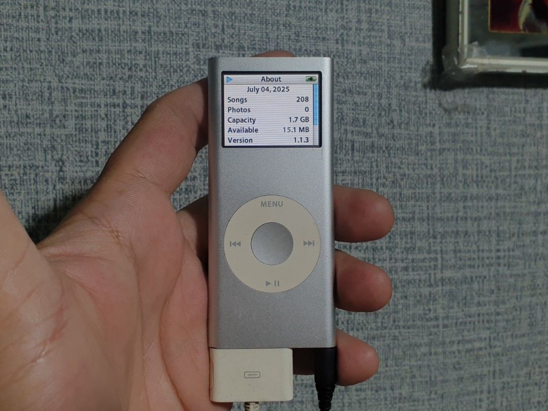 iPod Nano 2G 2GB (Category: Portable Music Players) located in Quezon City. Submitted by WasalakTwo (Listing ID 1448070869, Image 3). Description: Bought in Japan Dead battery ( need naka-plug sa power supply para magamit ) Open for delivery nationwide.