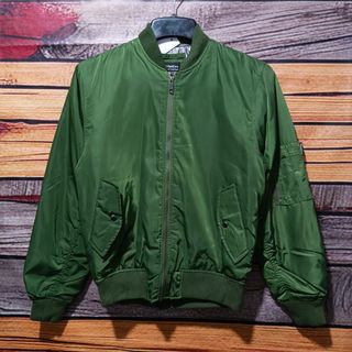 (Kategori: ) berada di . Dikirim oleh rf_thrift (ID iklan 1447972109, Gambar 1). Deskripsi: .