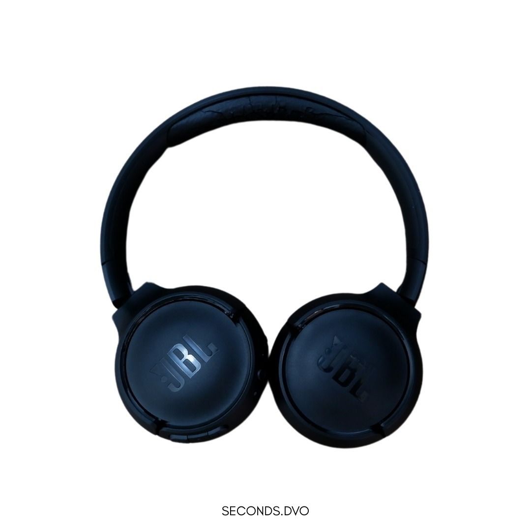 JBL Wireless Headphones (Category: Headphones & Headsets) located in Davao. Submitted by seconds.dvo (Listing ID 1373453814, Image 1). Description: - 💯 Authentic - Still works great - Comes with its original cord - With free hard case, unused earcup protector, & stand/holder - Condition: 7/10 - Issue: flaking on the top & ear cushions - Payment: Gcash, GoTyme, UB - Location: Davao City .