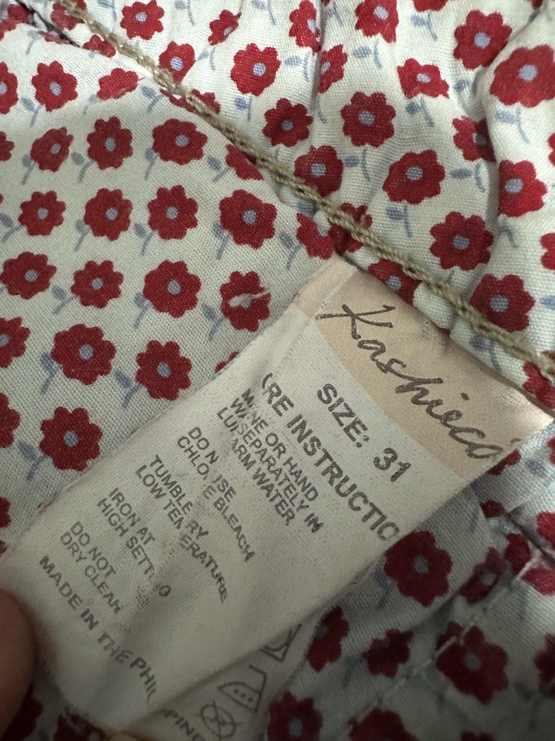 Kashieca Denim Shorts Size 31 (Category: Shorts) located in Mandaluyong City. Submitted by miaaaa32 (Listing ID 1448009023, Image 3). Description: - Kashieca denim shorts - Size 31 - Blue wash with a faded, distressed look - Cuffed hems - Inner lining with a red and white floral pattern - Ideal for everyday casual wear.