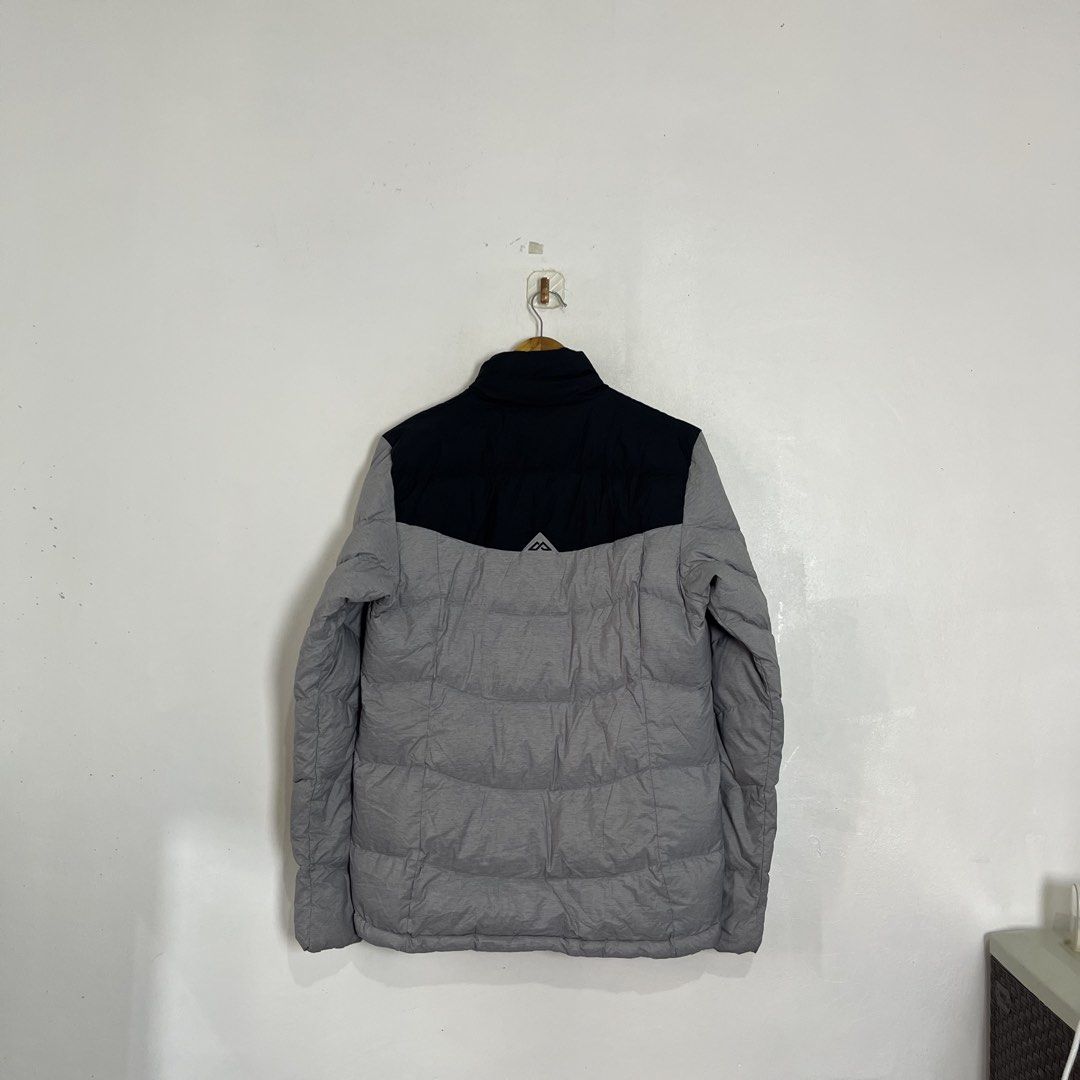 KATHMANDU 550 SERIES LIGHTWEIGHT PUFFER JACKET (Category: Coats, Jackets and Outerwear) located in Minalin. Submitted by winterjacket.ph (Listing ID 1448026729, Image 2). Description: KATHMANDU LIGHTWEIGHT DOWN 550 series Width 20 Length 26 Medium to Large womens Good as new 990 + SF .