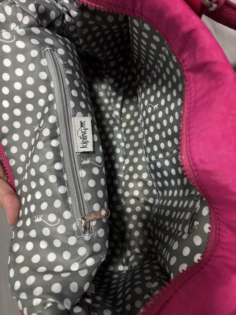 Kipling bag for sale (Category: Luxury Bags & Wallets) located in Manila. Submitted by dahliadelo51856 (Listing ID 1448020011, Image 3). Description: Used once. RFS: Decluttering .