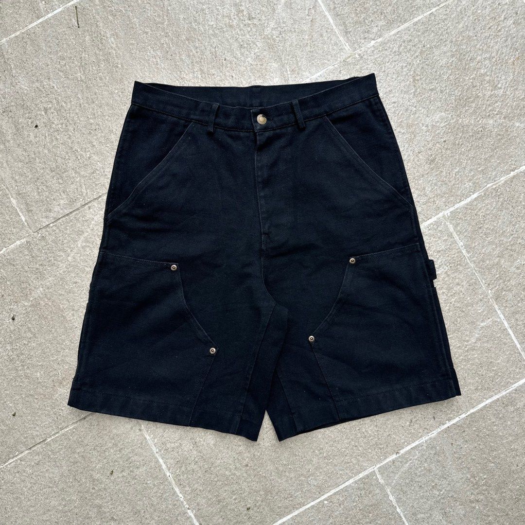 LA FLEUR DU MAL Black Carpenter Shorts Size S (Category: Shorts) located in Iloilo. Submitted by anonymous_ph (Listing ID 1448005960, Image 1). Description: - Brand: LA FLEUR DU MAL - Color: Black - Style: Carpenter shorts, utility style - Features: Multiple pockets, button and zip closure - Occasion: Great for everyday wear - Fit: Comfortable DKNEE CARPENTER JORTS✨ -WAISTLINE 31 -LENGTH 21 -LEG HOLE 12 -CR 9.5/10 EXCELLENT 1200📩 .