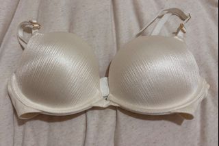 (Category: ) located in . Submitted by plsbuyplsbuy (Listing ID 1447911974, Image 1). Description: .