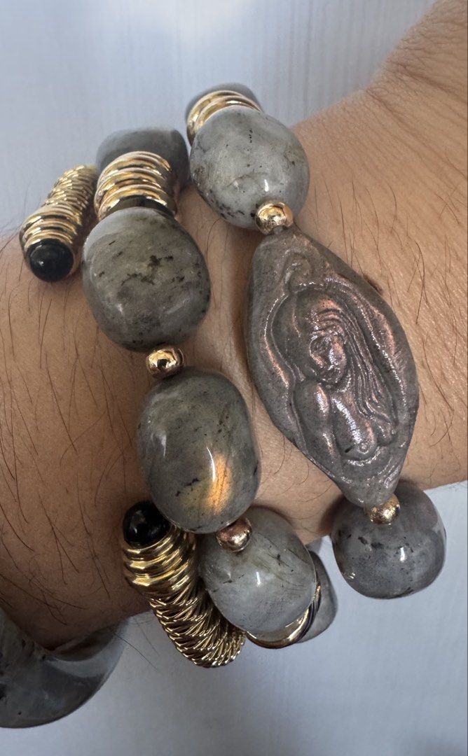 Labradorite bracelet labra natural stones (Category: Bracelets) located in Quezon City. Submitted by nics006 (Listing ID 1447885412, Image 3). Description: Design A- 1000 Design B -1300 ✨Labradorite is like a magic helper stone. People love it because it: • Keeps bad energy away – Like a shield for your feelings • Helps you trust yourself – Makes your gut feelings stronger • Calms your mind – Good for stress and worry • Makes you feel more connec