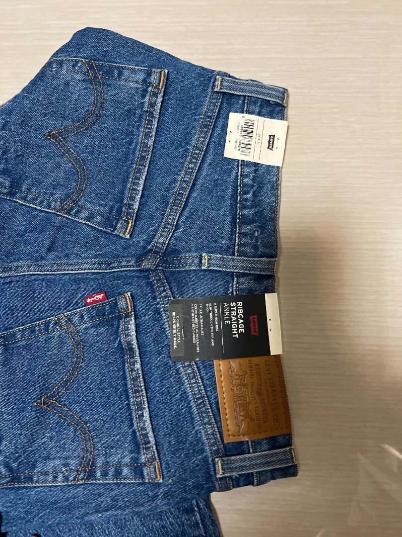Levis Ribcage Straight Size 26 (Category: Jeans) located in Malaybalay. Submitted by cmeaa (Listing ID 1447890949, Image 2). Description: .