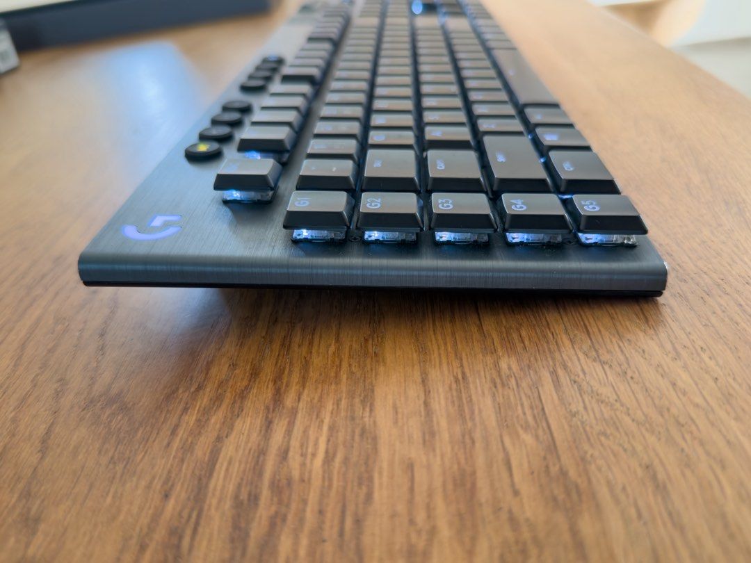 Logitech G915 Wireless RGB Mechanical Gaming Keyboard502173433280614405