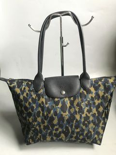 (Category: ) located in . Submitted by kellysthrift_ (Listing ID 1448026497, Image 1). Description: .