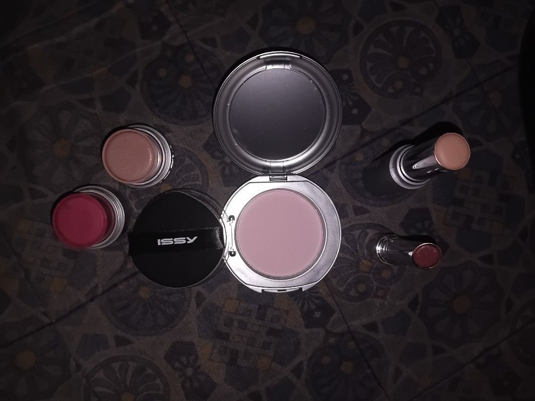 MAKEUP BUNDLE ISSY (Category: Makeup) located in Gubat. Submitted by sorecupid (Listing ID 1447046199, Image 2). Description: ︴issy lip bullet true satin in deco (lightly to well used) ︴issy under eye brightening powder in pink (like new) ︴issy crème flush stick in sweetheart (lightly used) ︴issy crème flush stick in clear (like new) ︴issy active skin stick in fawn (well used) ⏤͟͟͞͞ mod: j&t, mop: gcash.