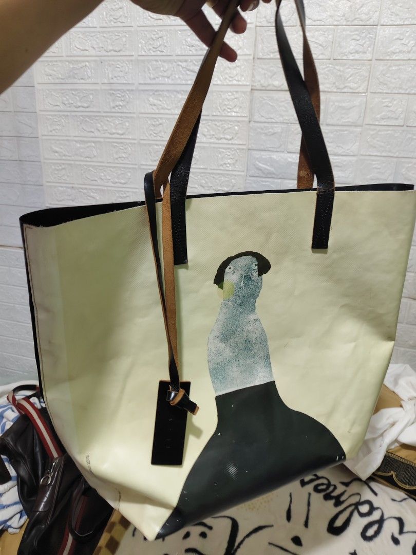 MARNI (Category: Luxury Bags & Wallets) located in Davao. Submitted by daneyvintage (Listing ID 1448074548, Image 3). Description: .